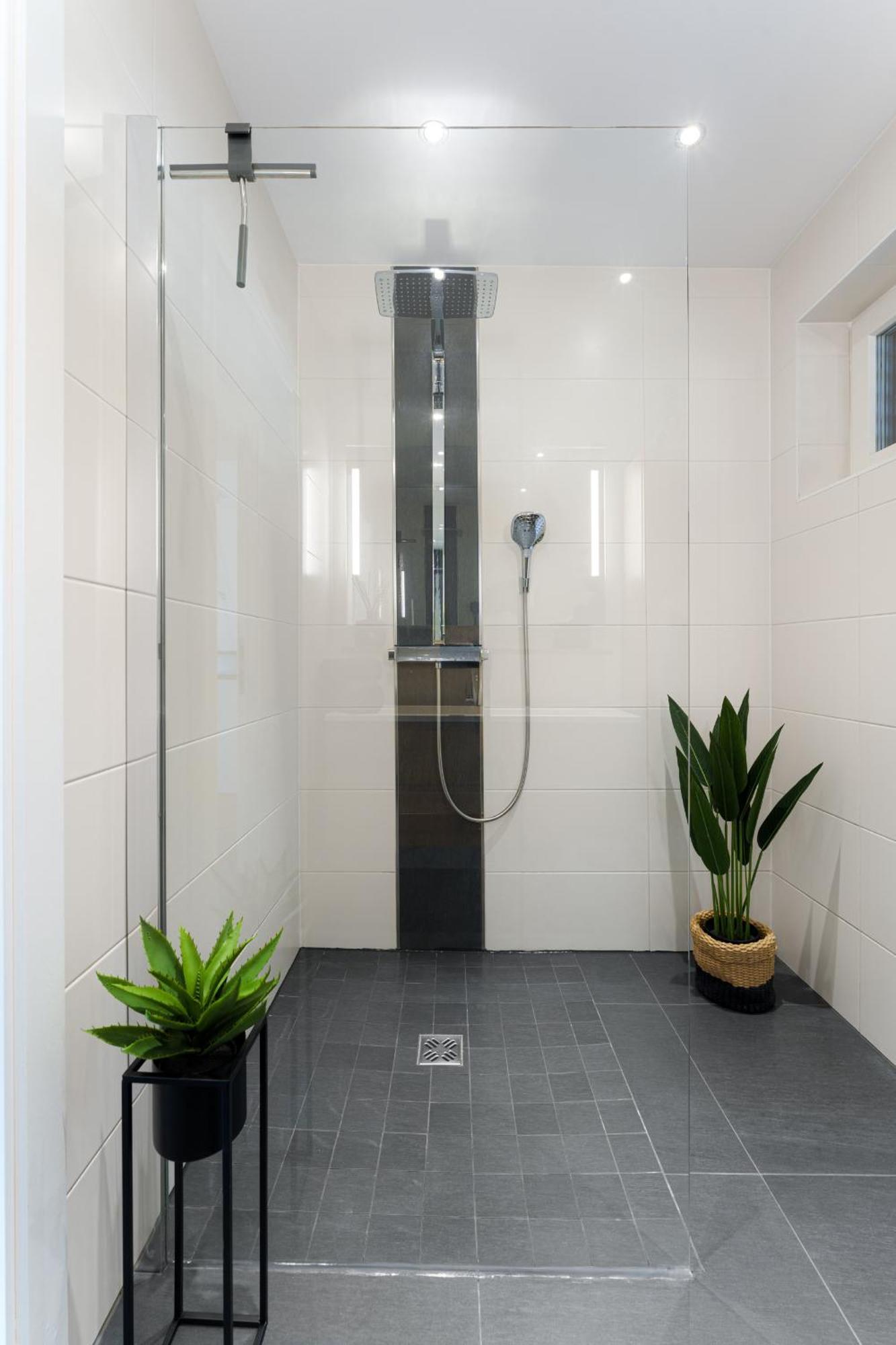Platschberg Urban Hideaway - Stilvolles Ferienhaus Mit Pool An Der Weinstrasse Berghausen Pokój zdjęcie